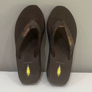 Volatile Wedge Platform Bronze Flip Flop Sandals Size 10